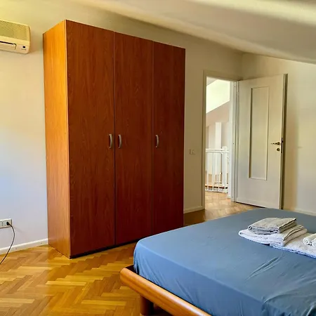 ModernoAppartamento Su Due Piani Sassari Exterior foto