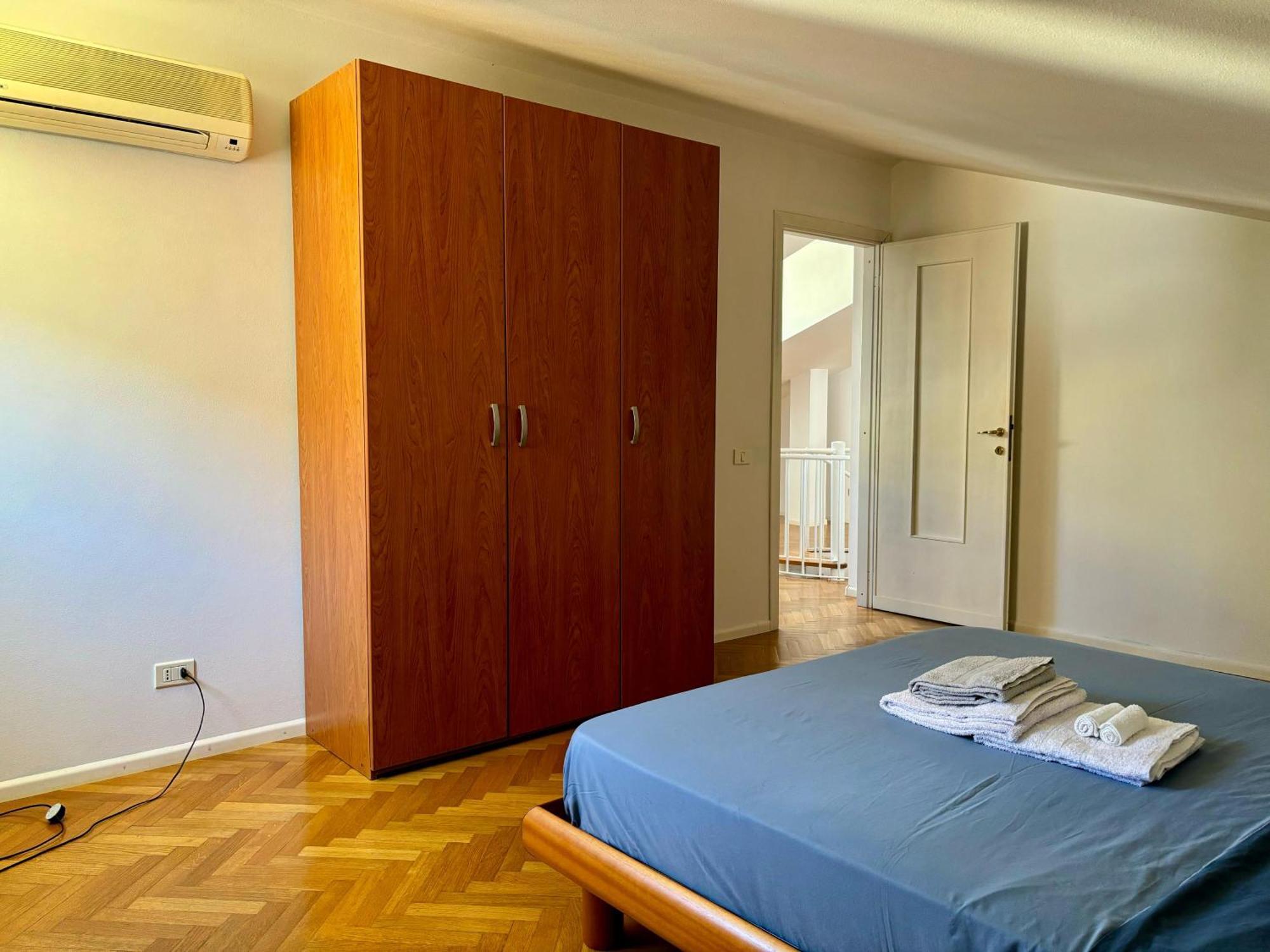 Modernoappartamento Su Due Piani Apartment