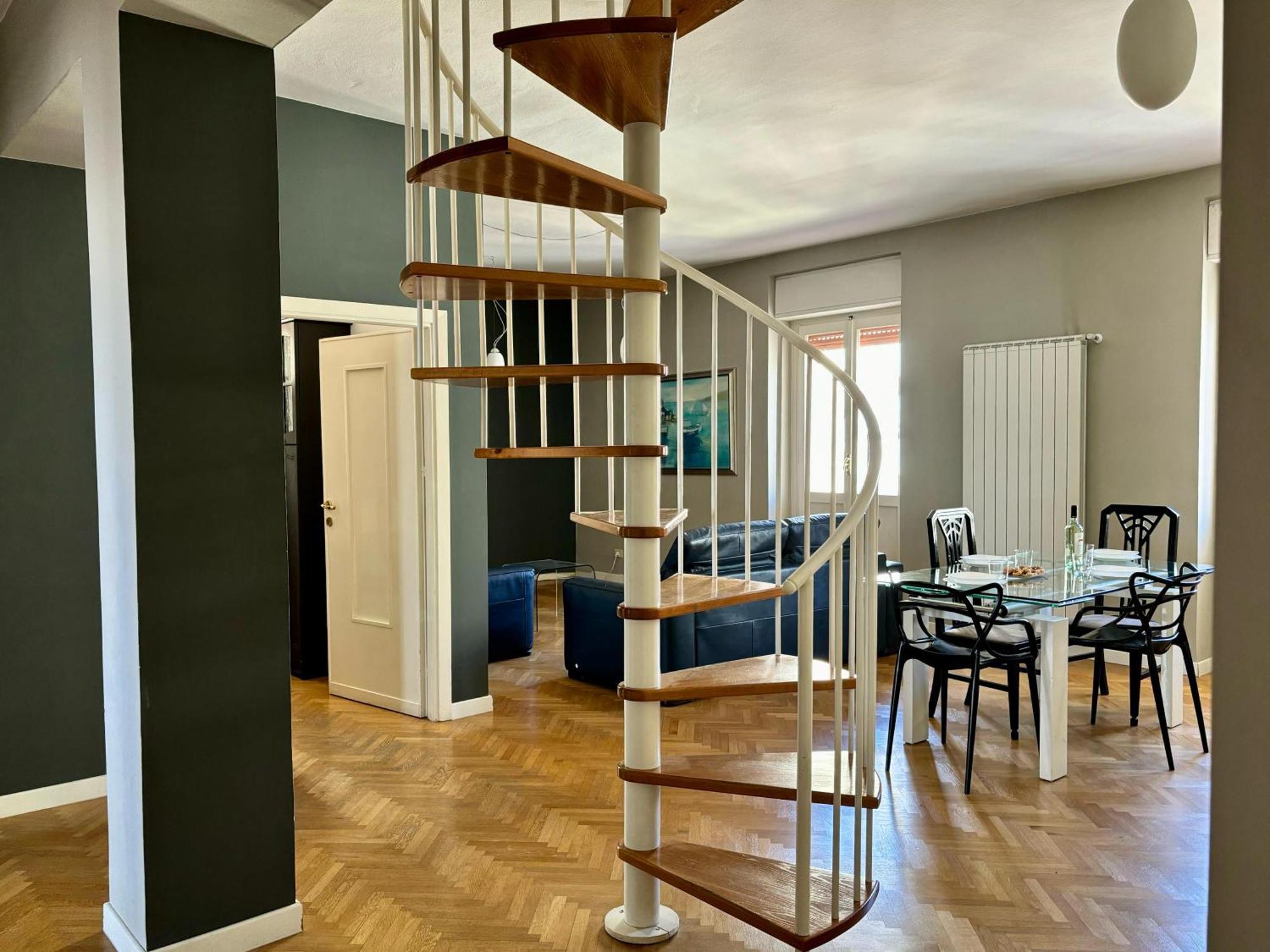 Modernoappartamento Su Due Piani Apartment *